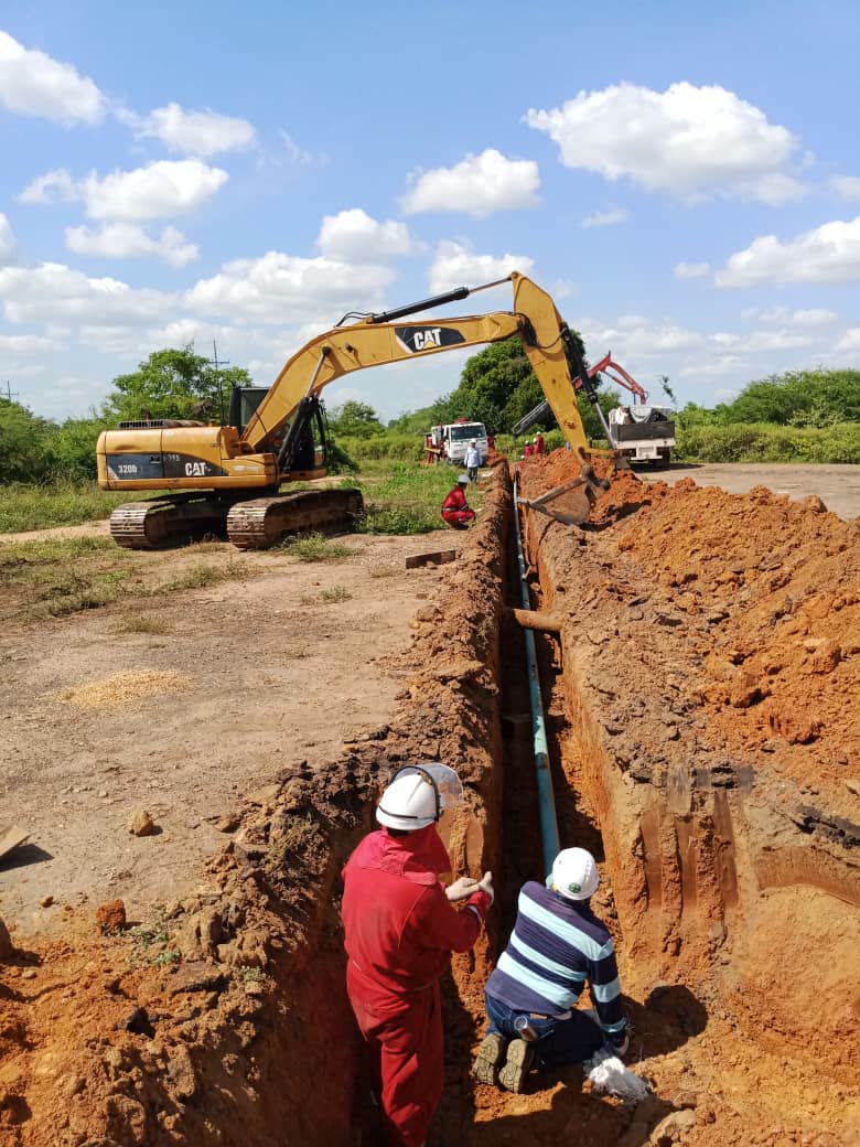 Servicio de Construcción y Tendido de Líneas de Inyección de Agua — Campo Boscán